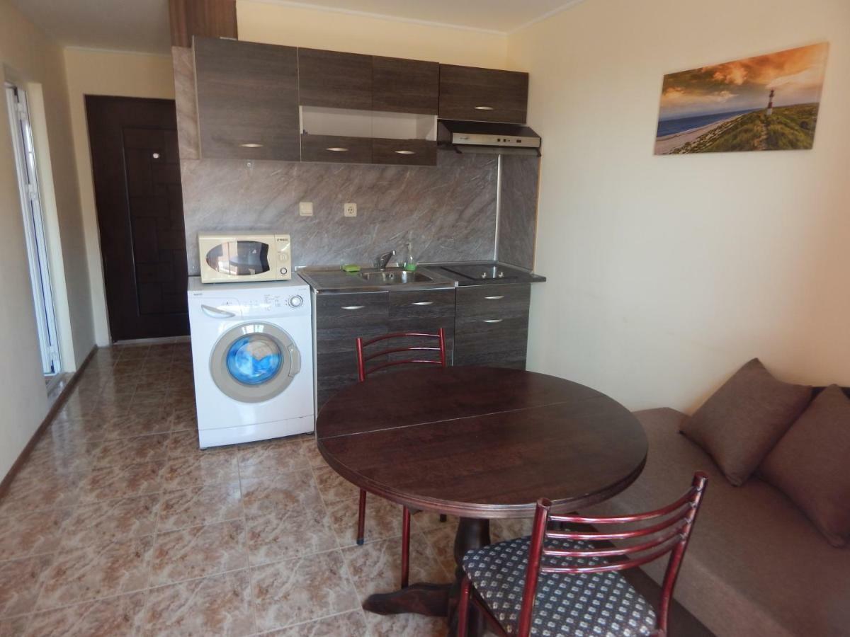 Dunav Apt.2 Ravda Luaran gambar