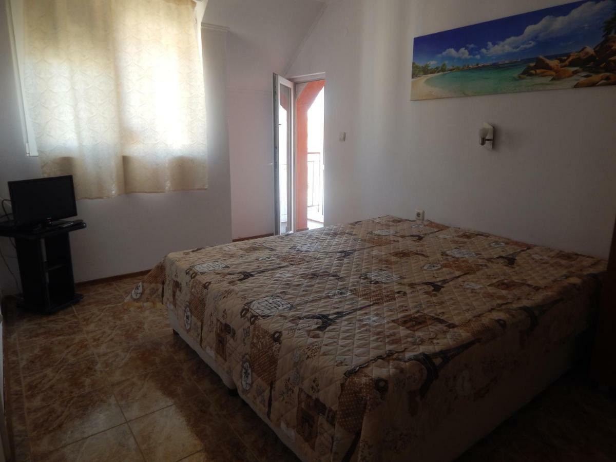 Dunav Apt.2 Ravda Luaran gambar
